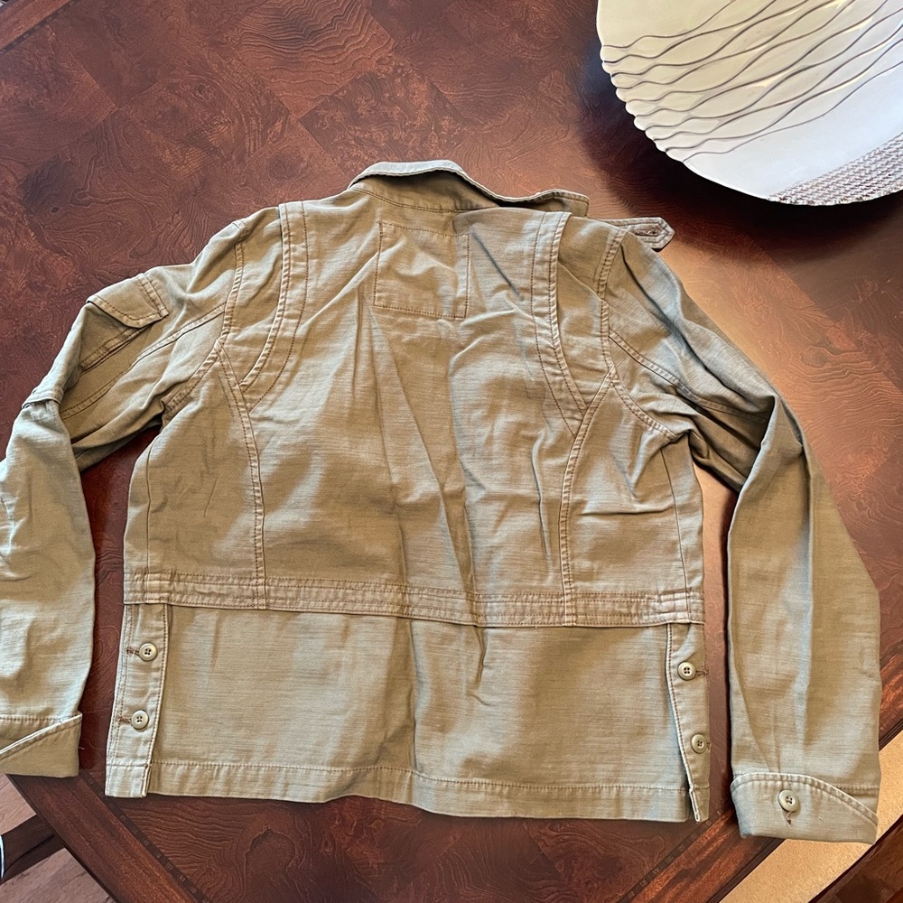 American Eagle Outfitters Army Green Jean Jacket with Collar and Long Sleeves - Picture 3 of 3